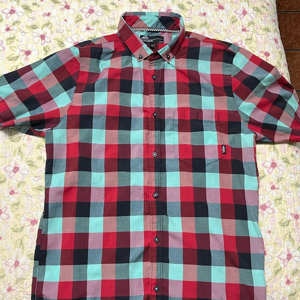 Checkered short sleeve button up shirt